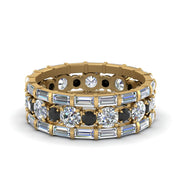 eternity-stacking-band-with-baguette-and-black-diamond-in-yellow-gold-FD9119GBLACKANGLE3-NL-YG.jpg
